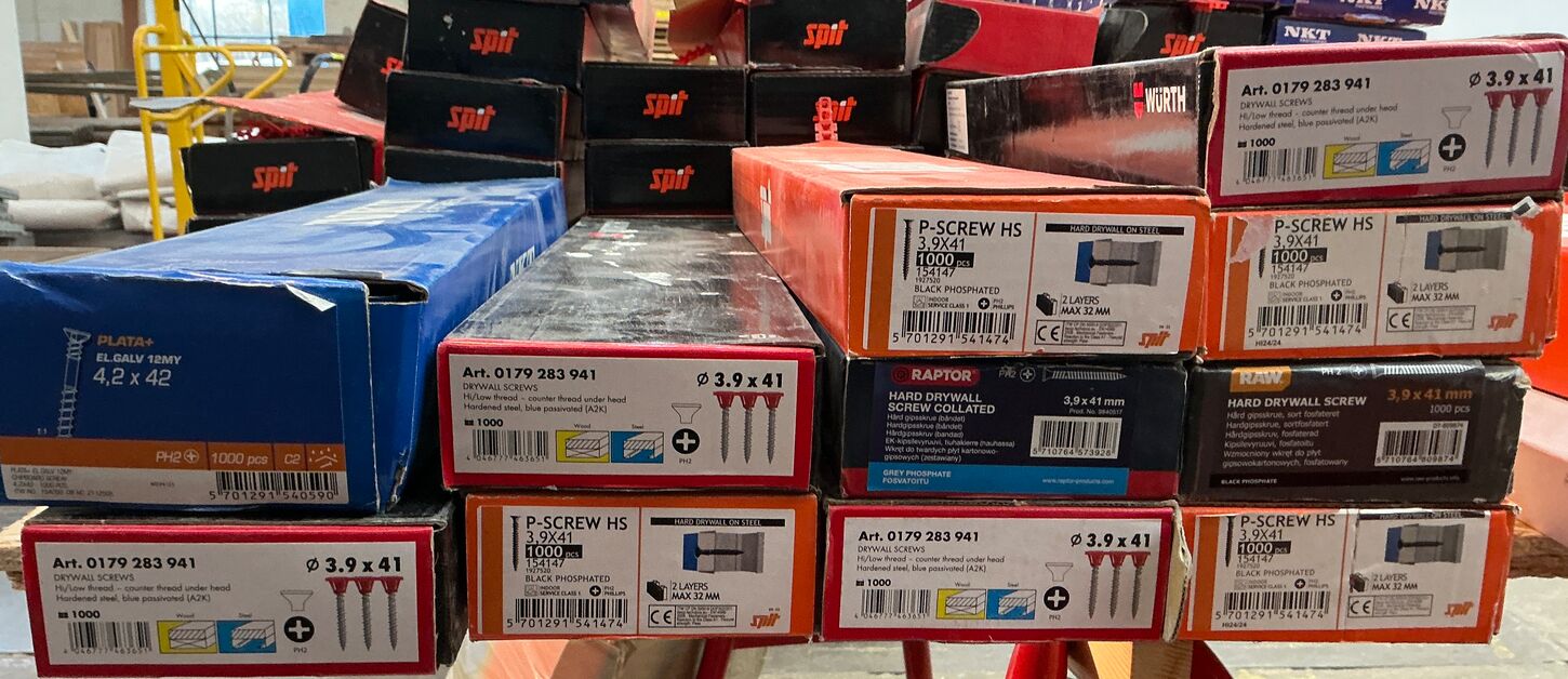 70 kasser båndede gipsskruer