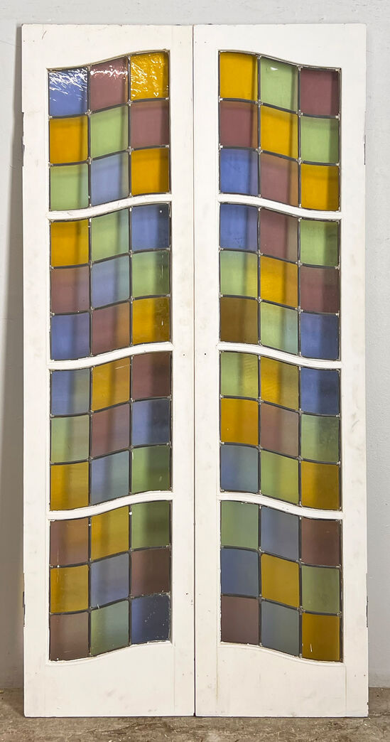 Dobbelt skabslåge med blyindfattet ruder