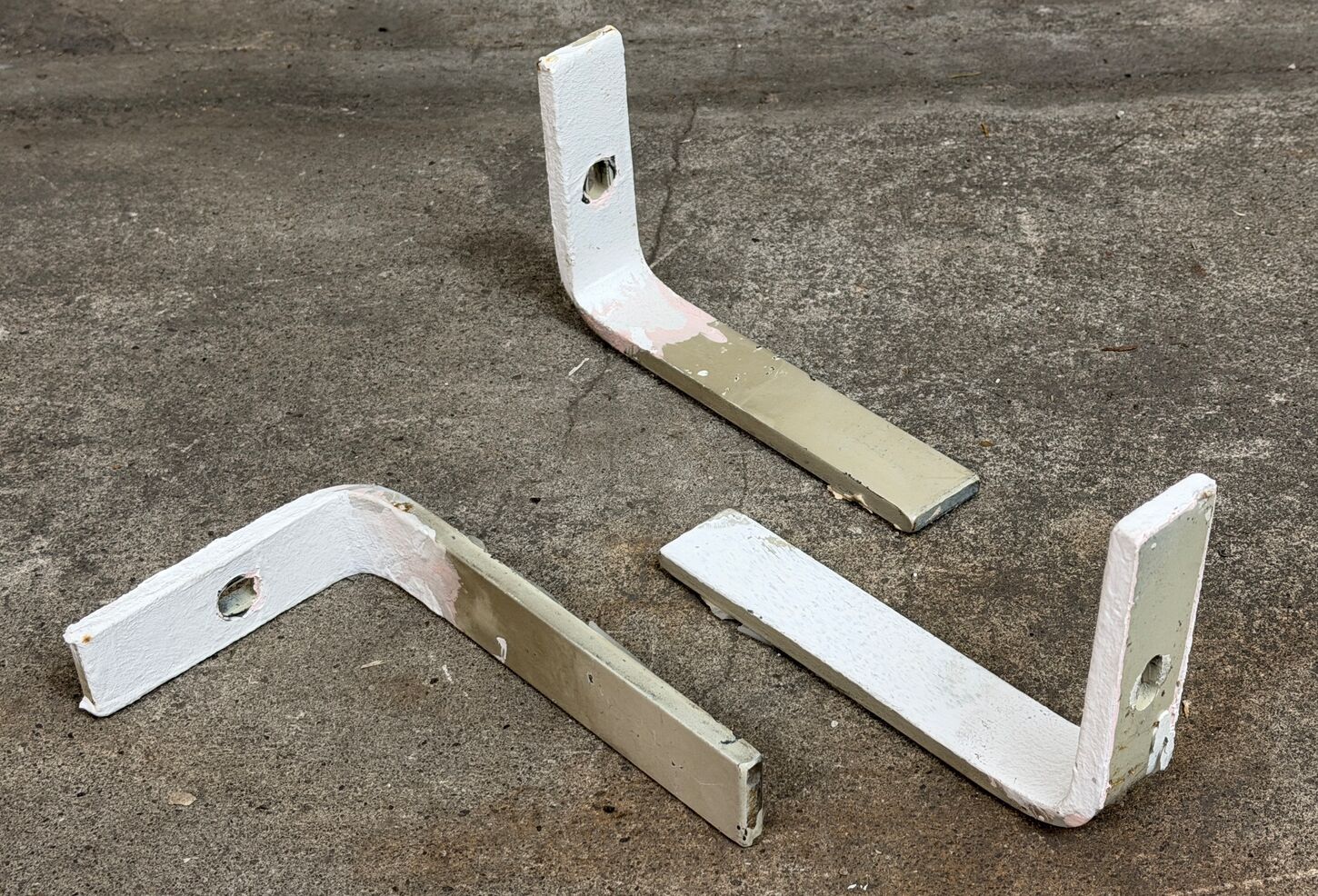 Hyldeknægt i metal 13x21 cm