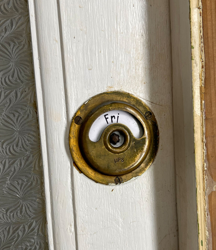 Fyldningsdør med karm