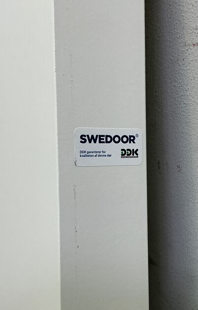 Massiv M10 Skydedør