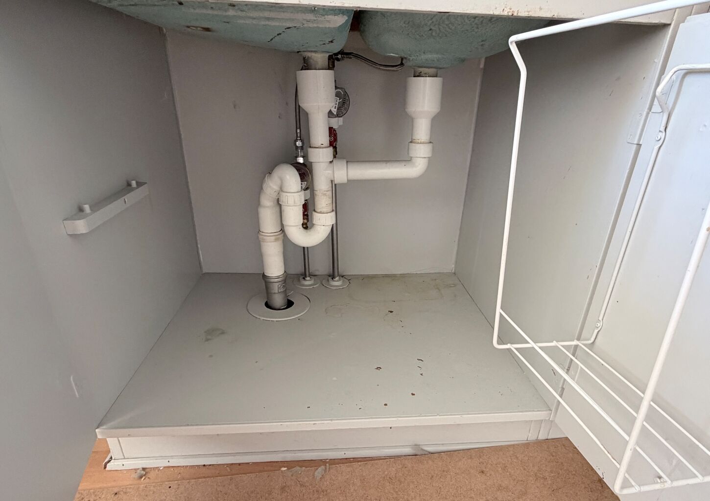 Komplet 60'er køkken - 2 stk overskabe - , malet