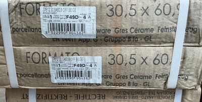 28 m2 Væg/gulv fliser farve beige 305x609 mm
