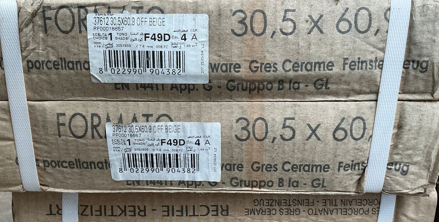 28 m2 Væg/gulv fliser farve beige 305x609 mm