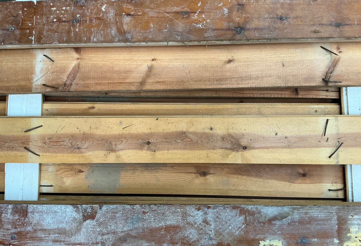 Brugt gulvbrædder i fyr, 10m2, 13,5 cm