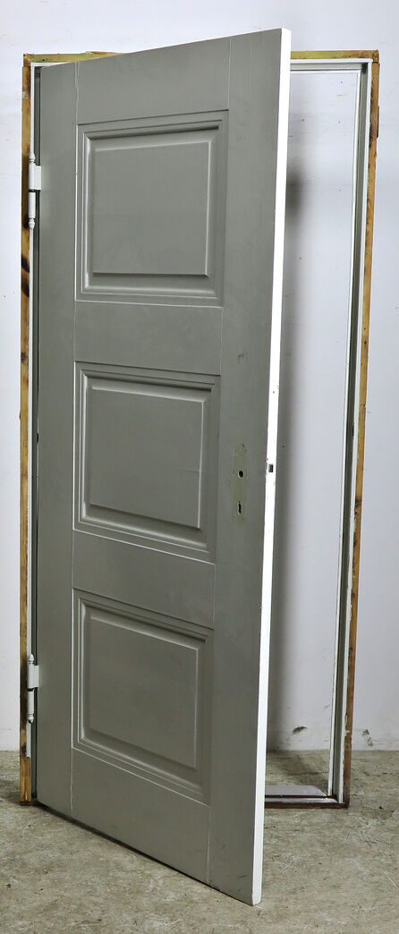 Fyldningsdør med karm Fyldningsdør med karm