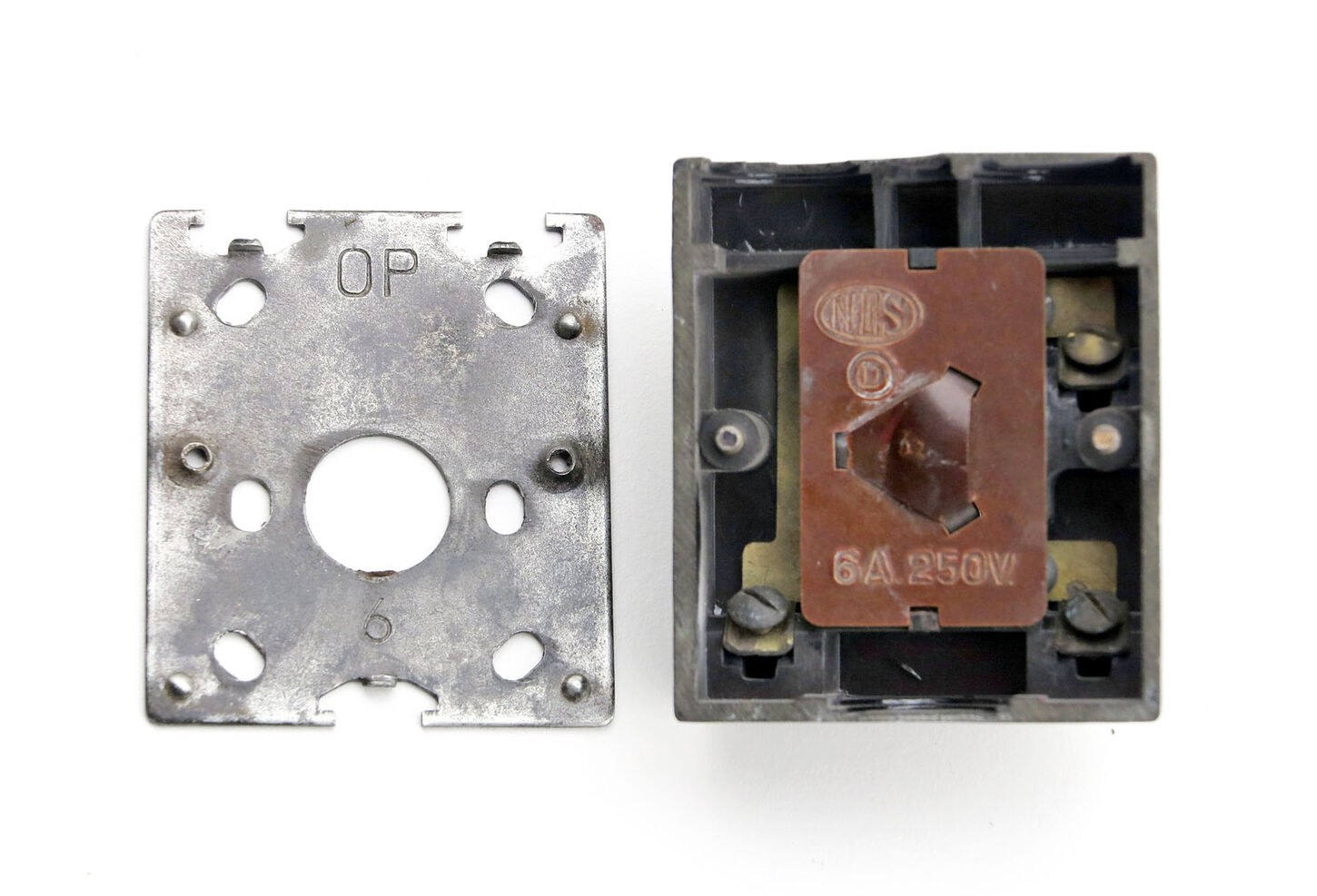 NES korrespondance afbr. på jernplade