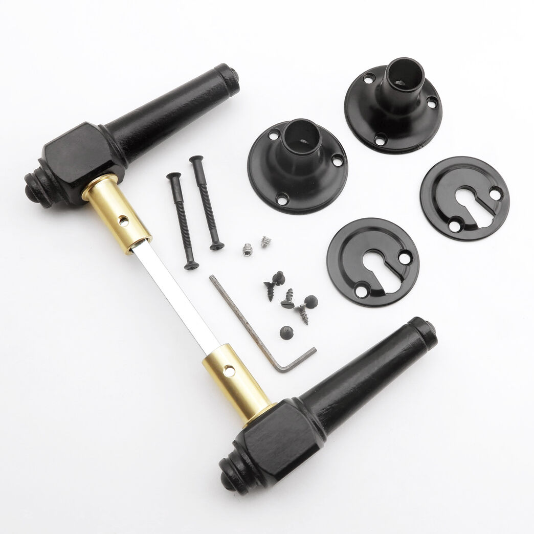 Trægreb til ny dør - spidsgreb i sortlakeret bøg