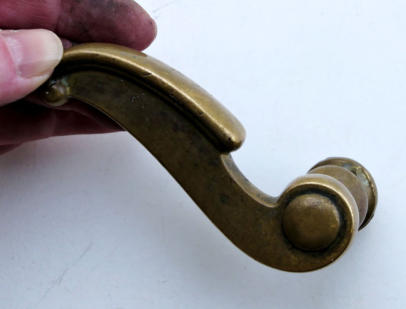 Kombineret messinggreb med langskilte - 45 mm.