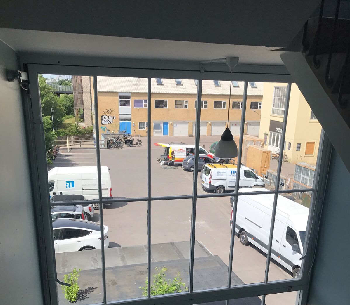 Kæmpe vinduesramme fra 