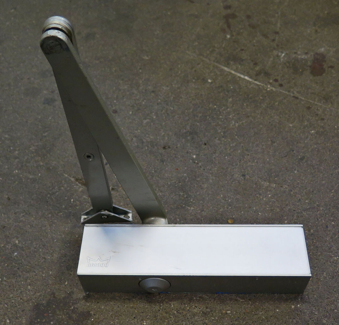 Dorma TS73V 2-4EN sølvfarvet