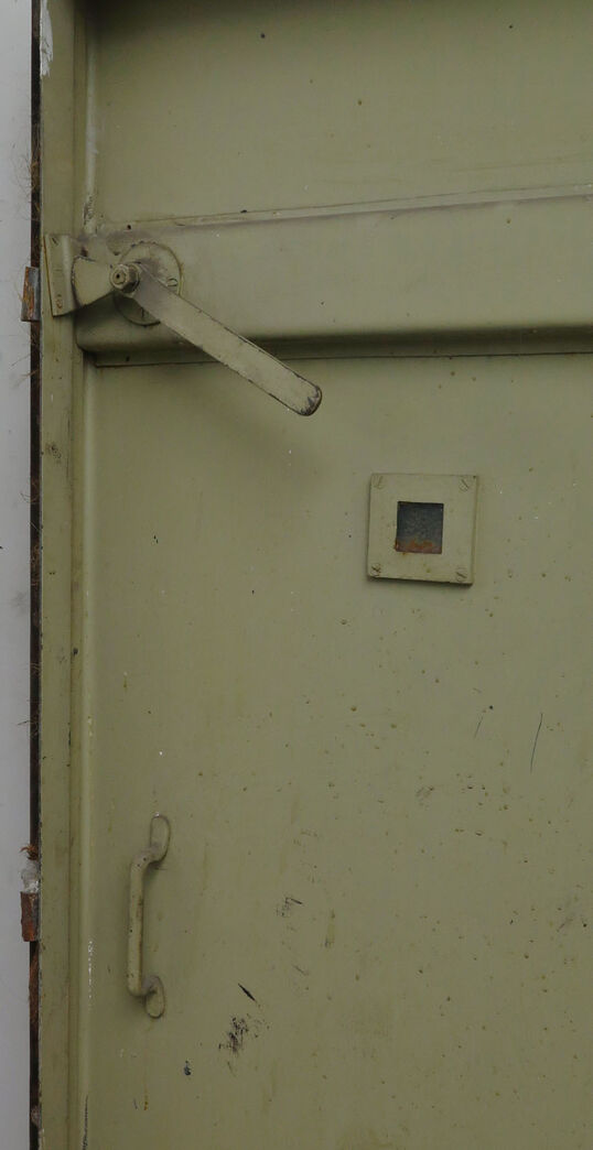 Gammel ståldør fra 40éren