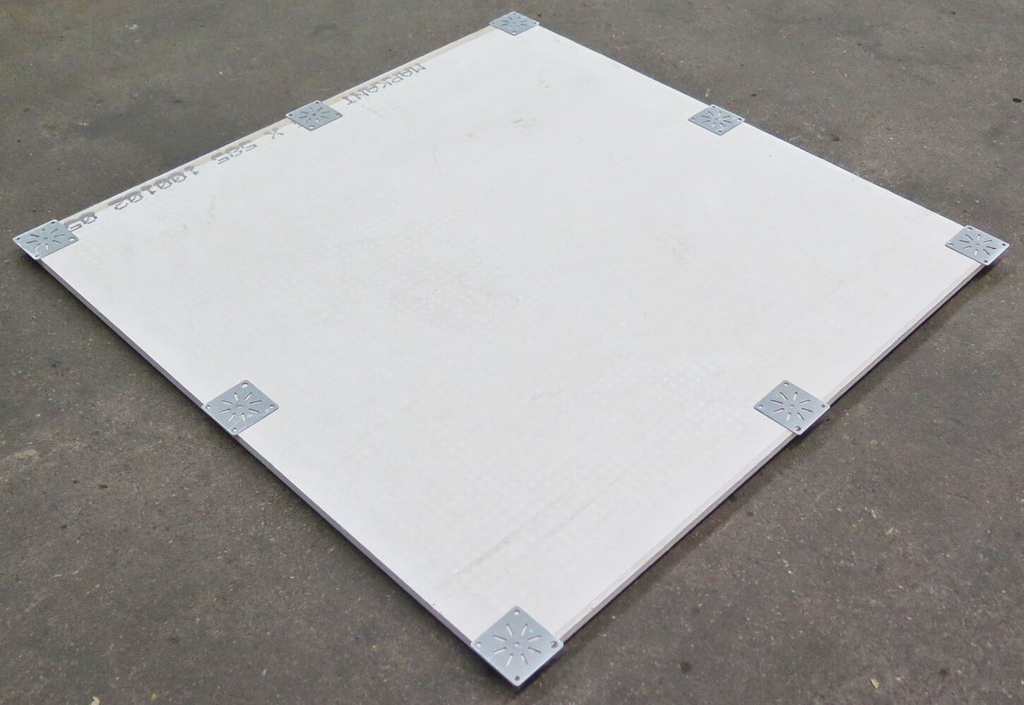 Gips akustikloft 585x585x12,5 mm Gips akustikloft 585x585x12,5 mm