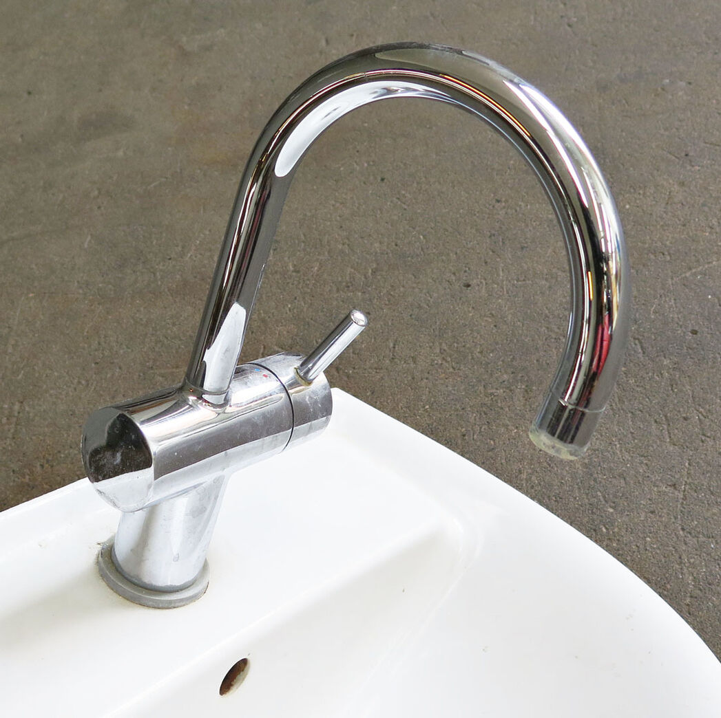 Ifö håndvask med Børma armatur