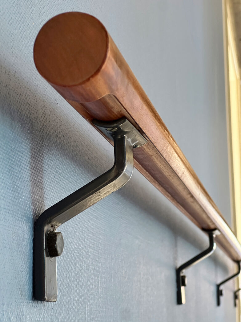 Mahogni håndliste 259 cm Ø 45 mm