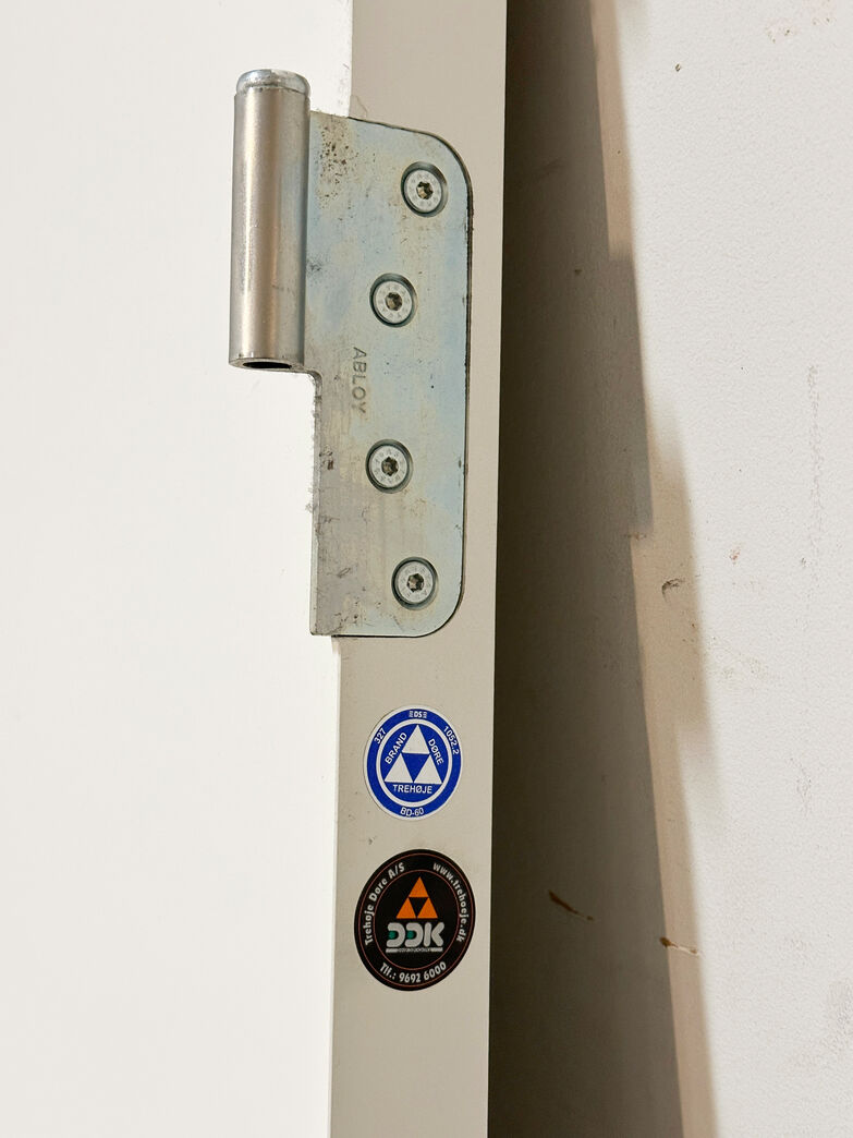 Dobbelt BD60 branddør med karm M16