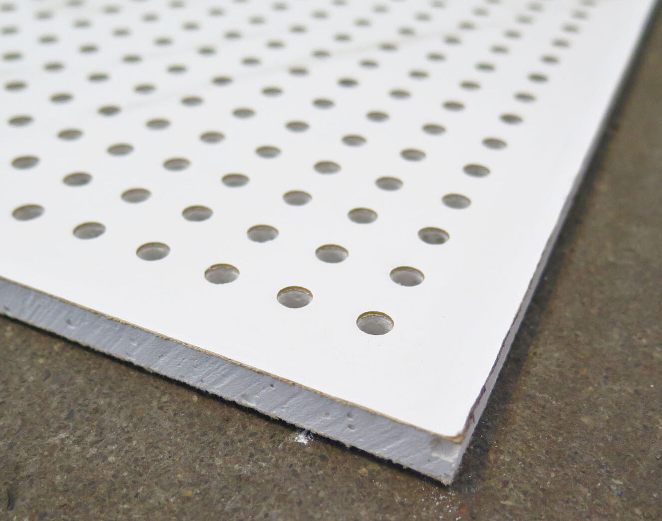 Gips akustikloft 595x595x12 mm