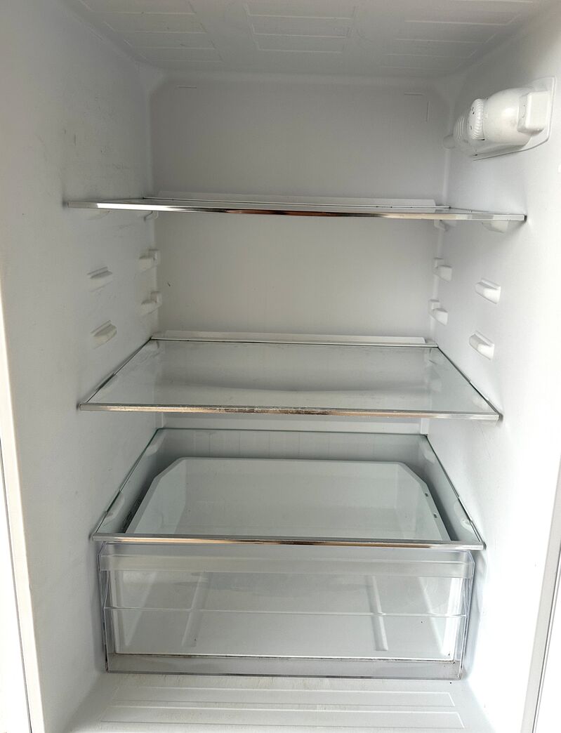 Gram køle/fryseskab i pæn stand