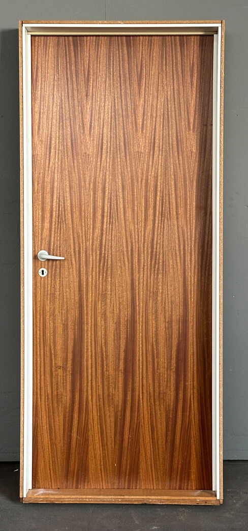 Mahognifineret M9 dør med karm vh.