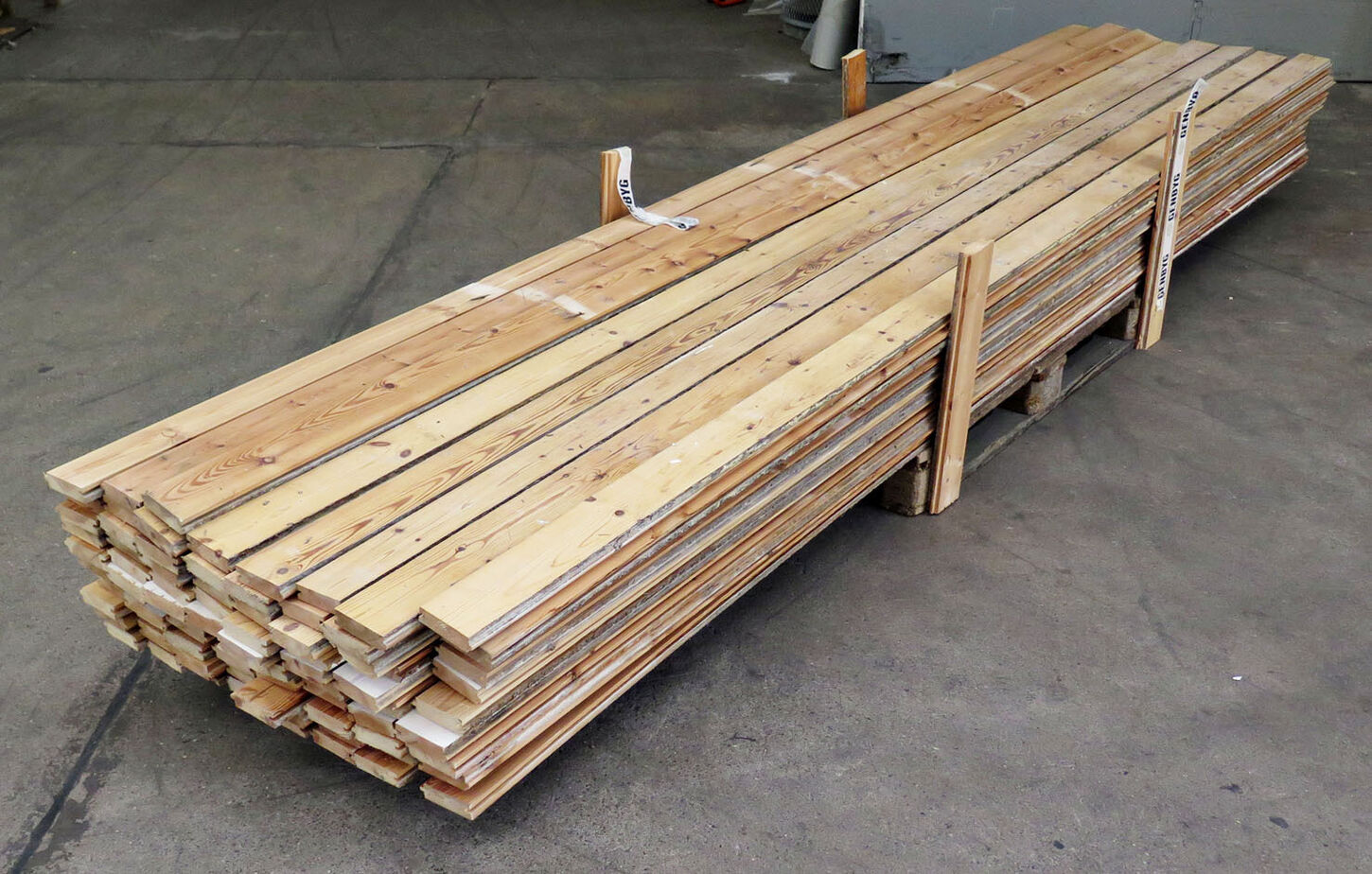 Brugte gulvbrædder i fyr, 24m2, 8,7cm