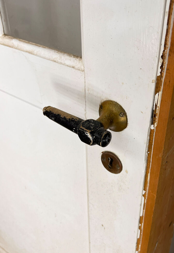 Fyldningsdør med glas og karm Fyldningsdør med glas og karm