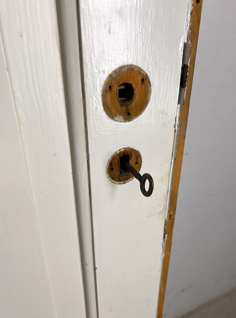 Toiletdør med karm Toiletdør med karm