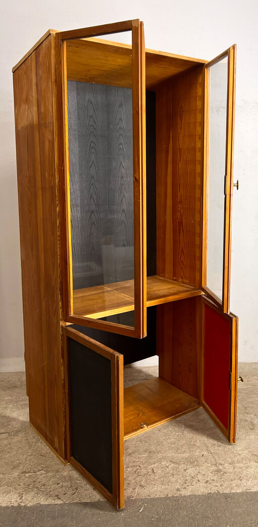 Skoleskab med glaslåger