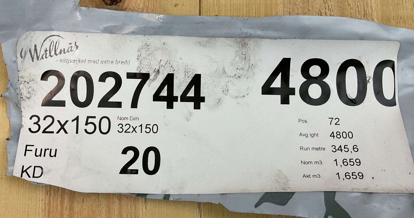 Ovntørret kantskåret fyr 32x150 mm 345 lbm.