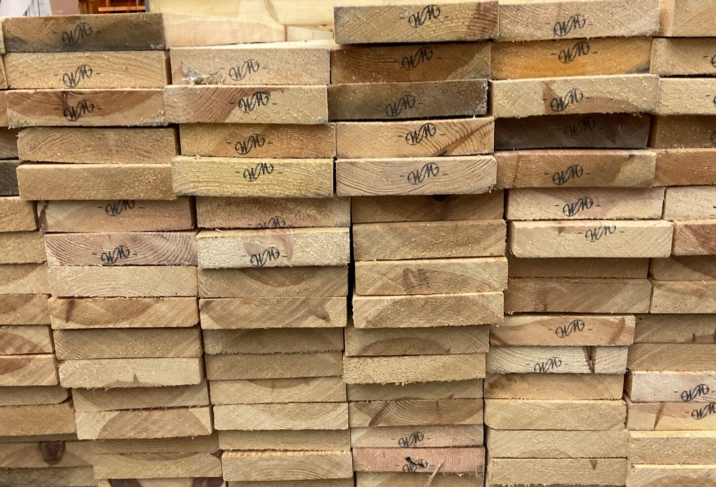 Ovntørret kantskåret fyr 32x150 mm 531 lbm.