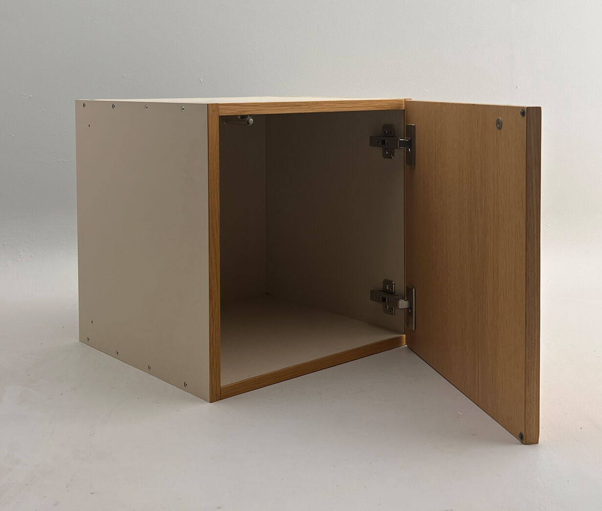 Skab 40 x 40 x 40 cm