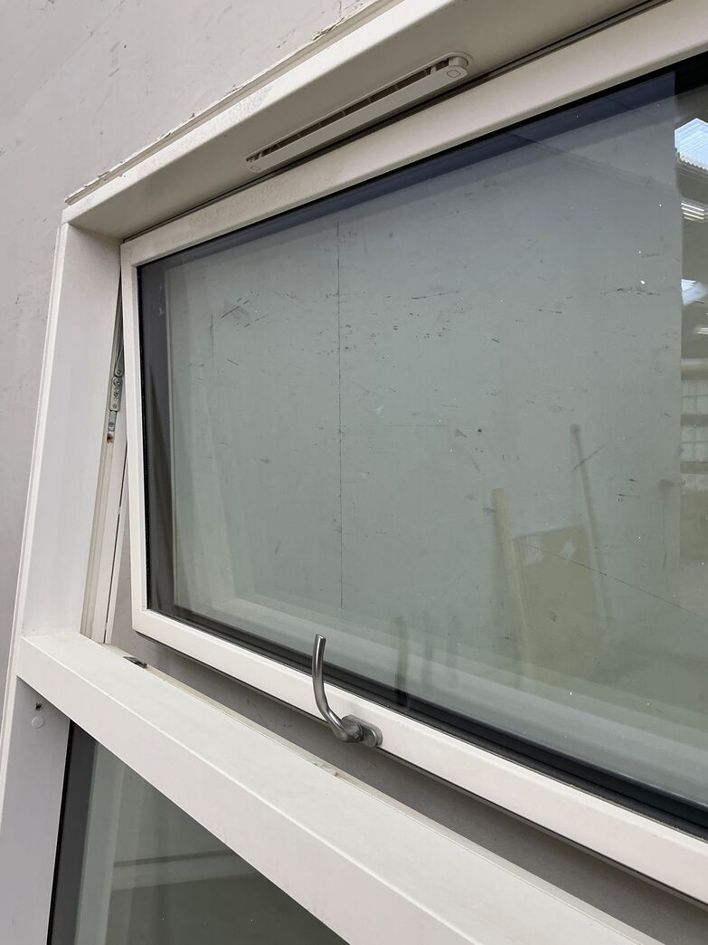 3-delt 3-lags energivindue