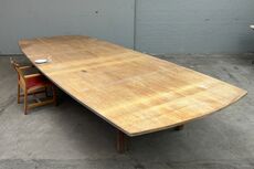 20 personers mahognifineret bord.