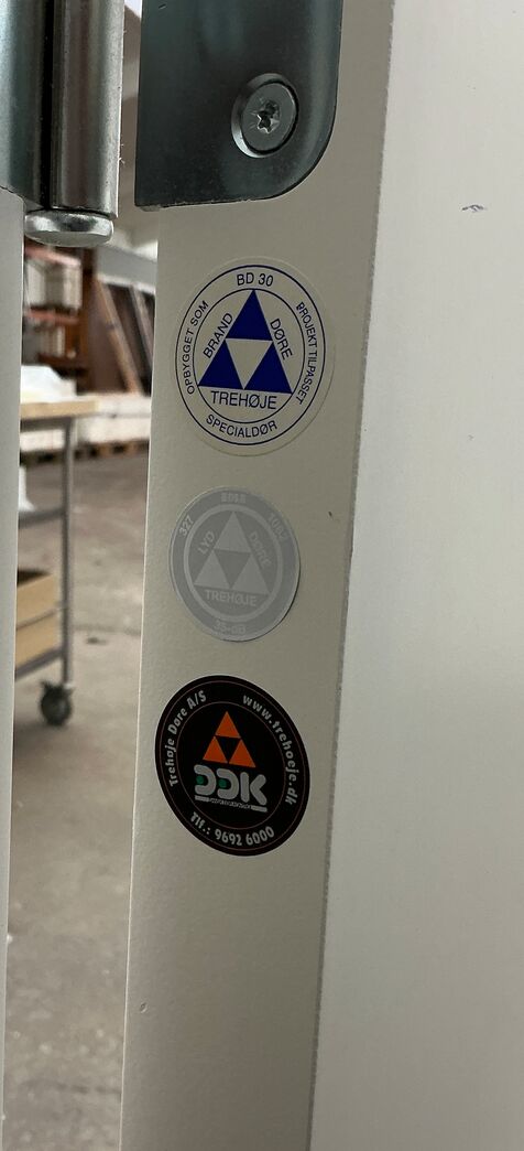 BD30/35 dB brand-/lyddør med rude