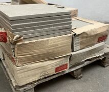 Lysegrå plettede fliser 30x30x13