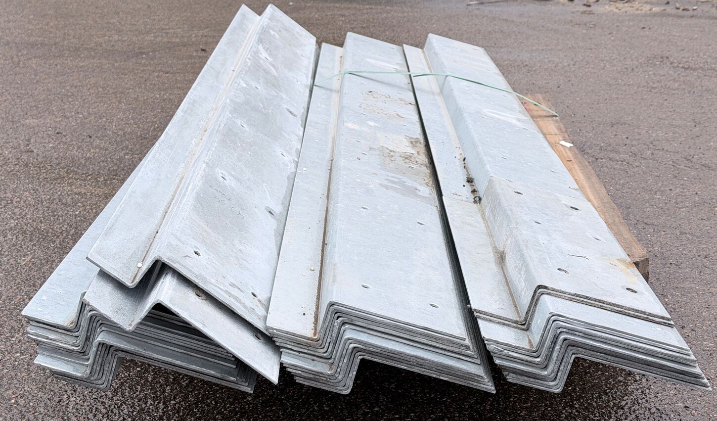 Kraftig stålprofil 2000 mm