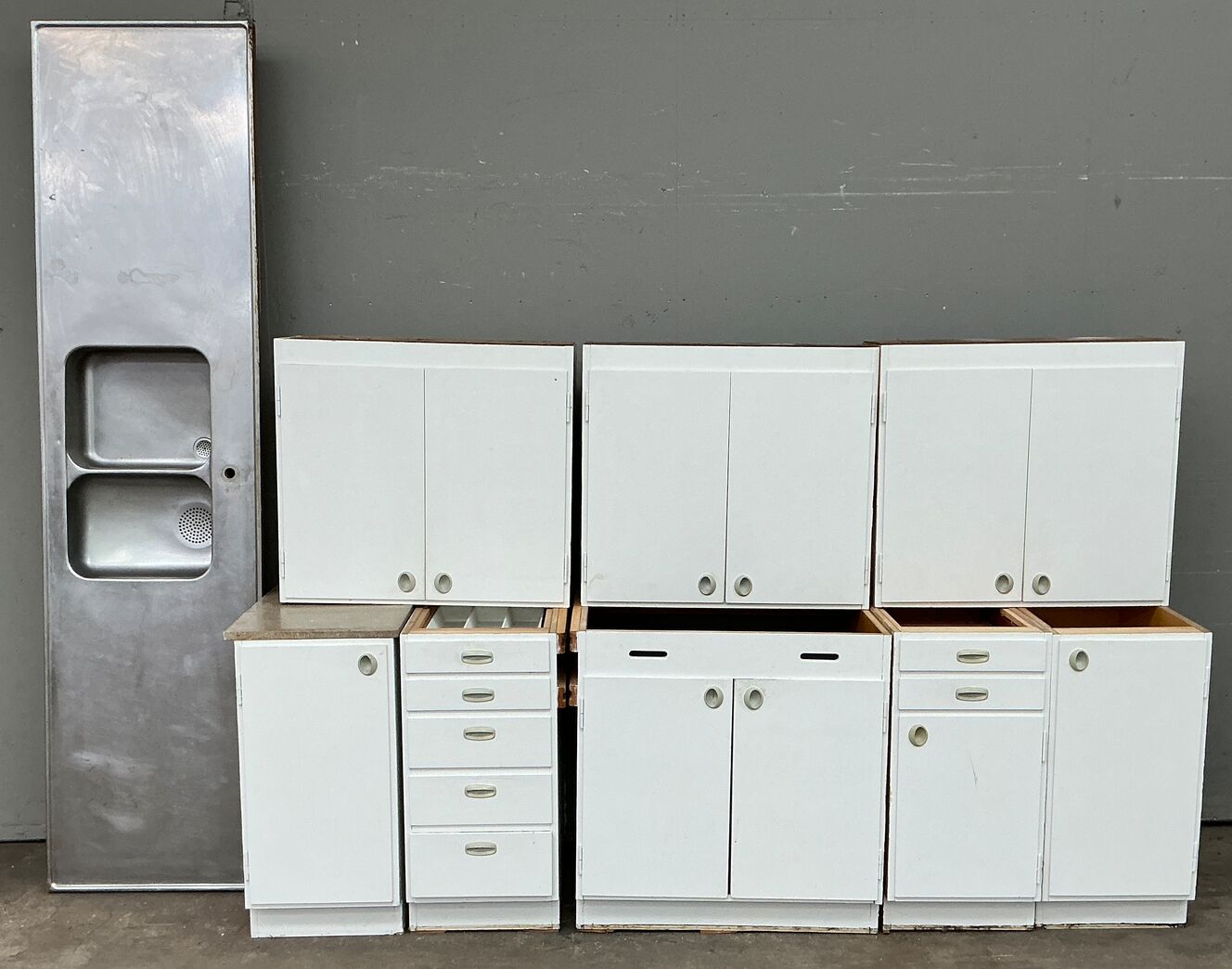 Malet komplet 60'er køkken