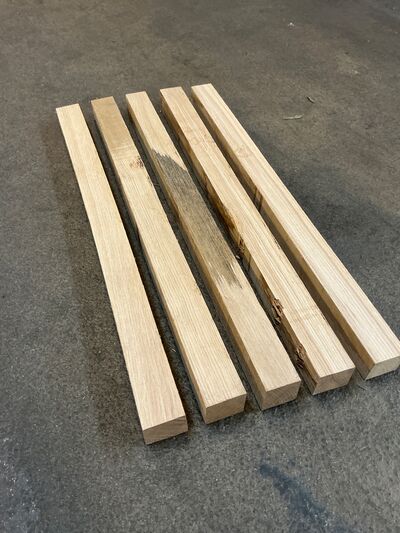 2. sortering af Egetræsstave ca 46x48x800mm