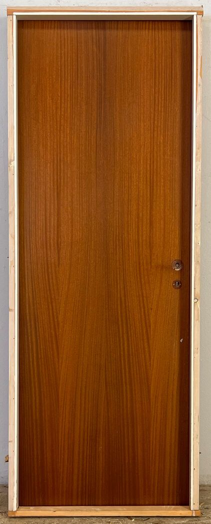 Mahognifineret dør med karm