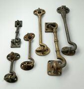 6 stk brugte assorteret kroge inkl. øksen