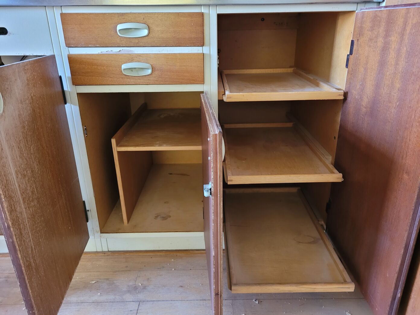 Originalt komplet 60'er køkken