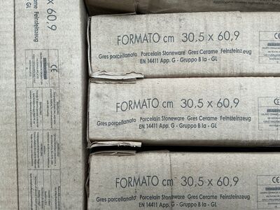 48 m2 Væg/gulv fliser farve grå 305x609 mm
