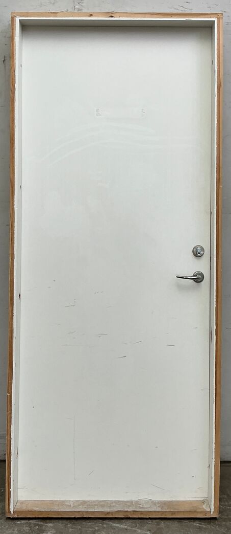 Massiv M9 dør m/karm hh.