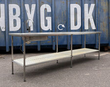 Stålbord med vask - 290 cm