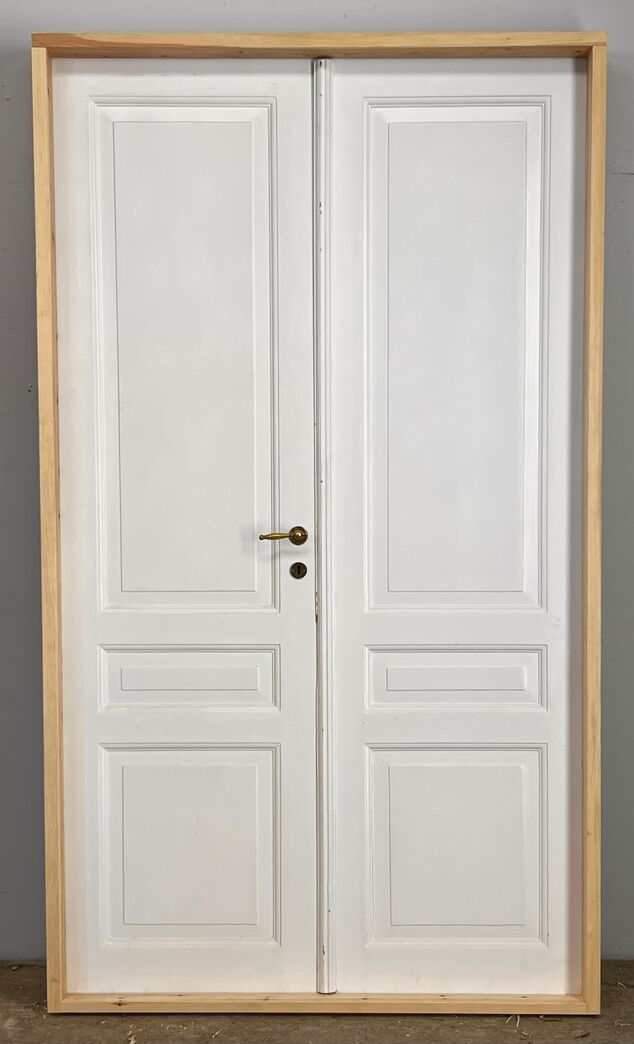 Fjøjdør med karm