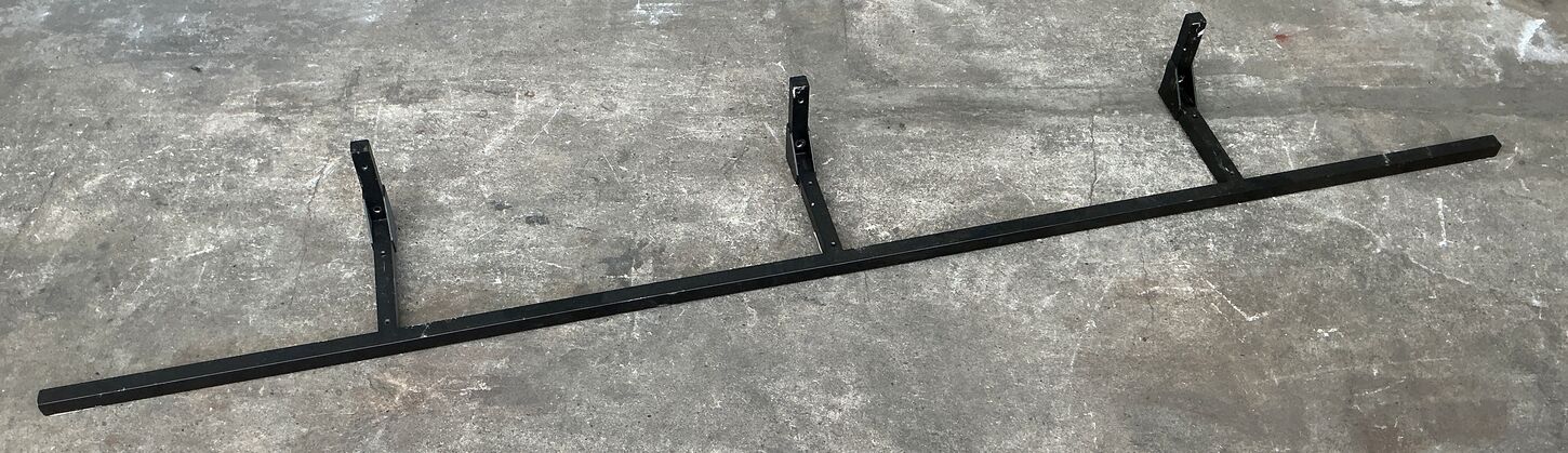 Hyldeknægt i metal 214 cm