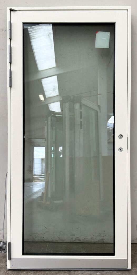 Guldfarvet vh. facadedør med karm 222 cm.