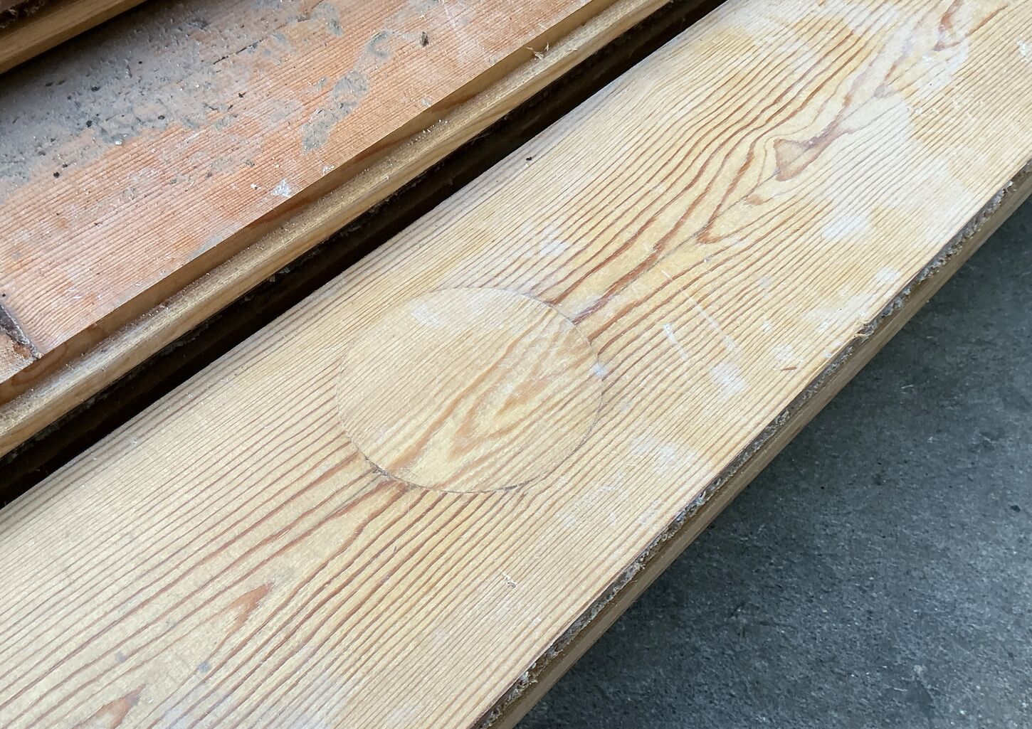 Brugt gulvbrædder i fyr, 11m2, 13,5 cm