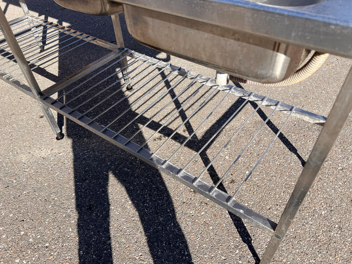 Stålbord med vask - 250 cm