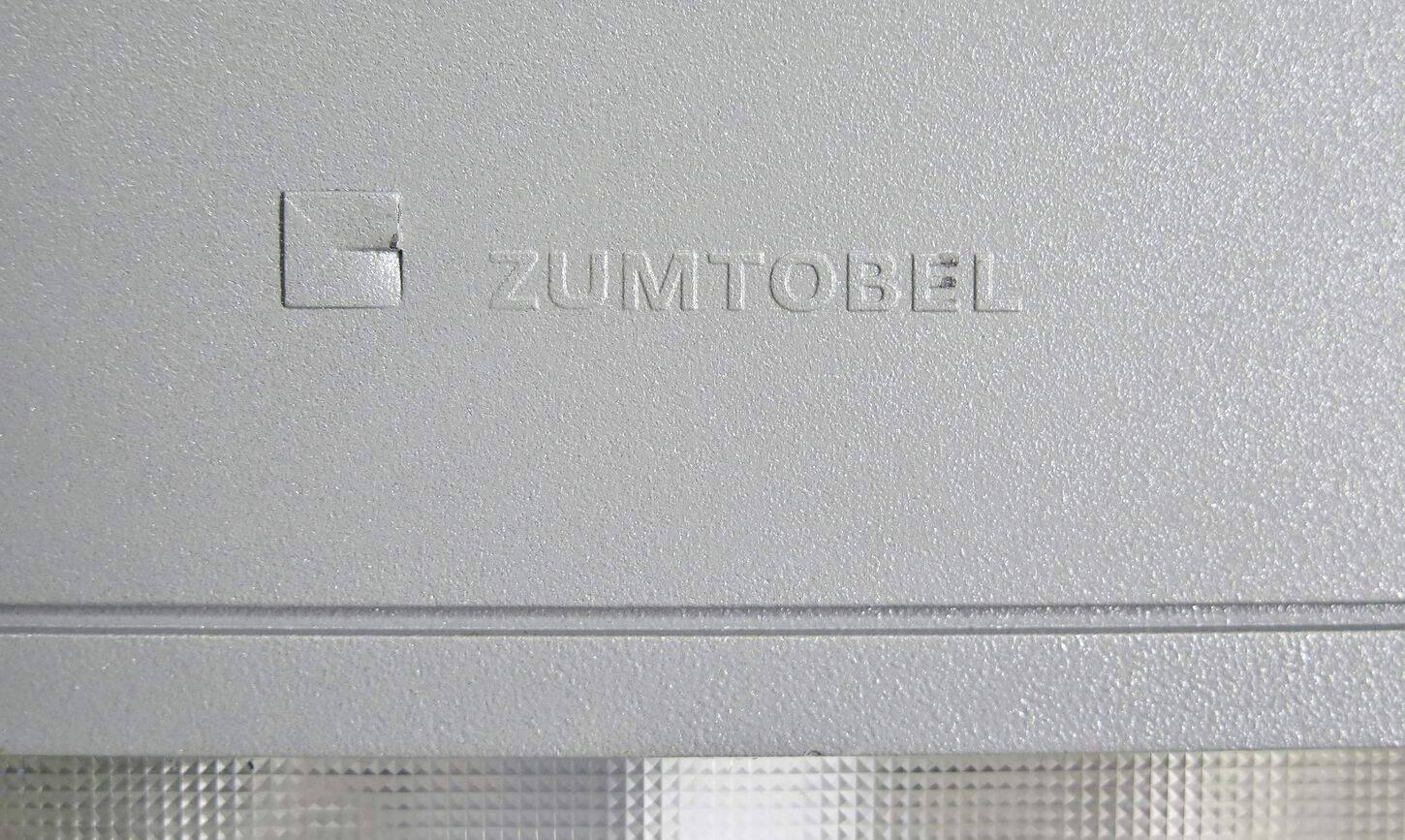 Zumtobel armatur - 2- x 28 W Zumtobel armatur - 2- x 28 W