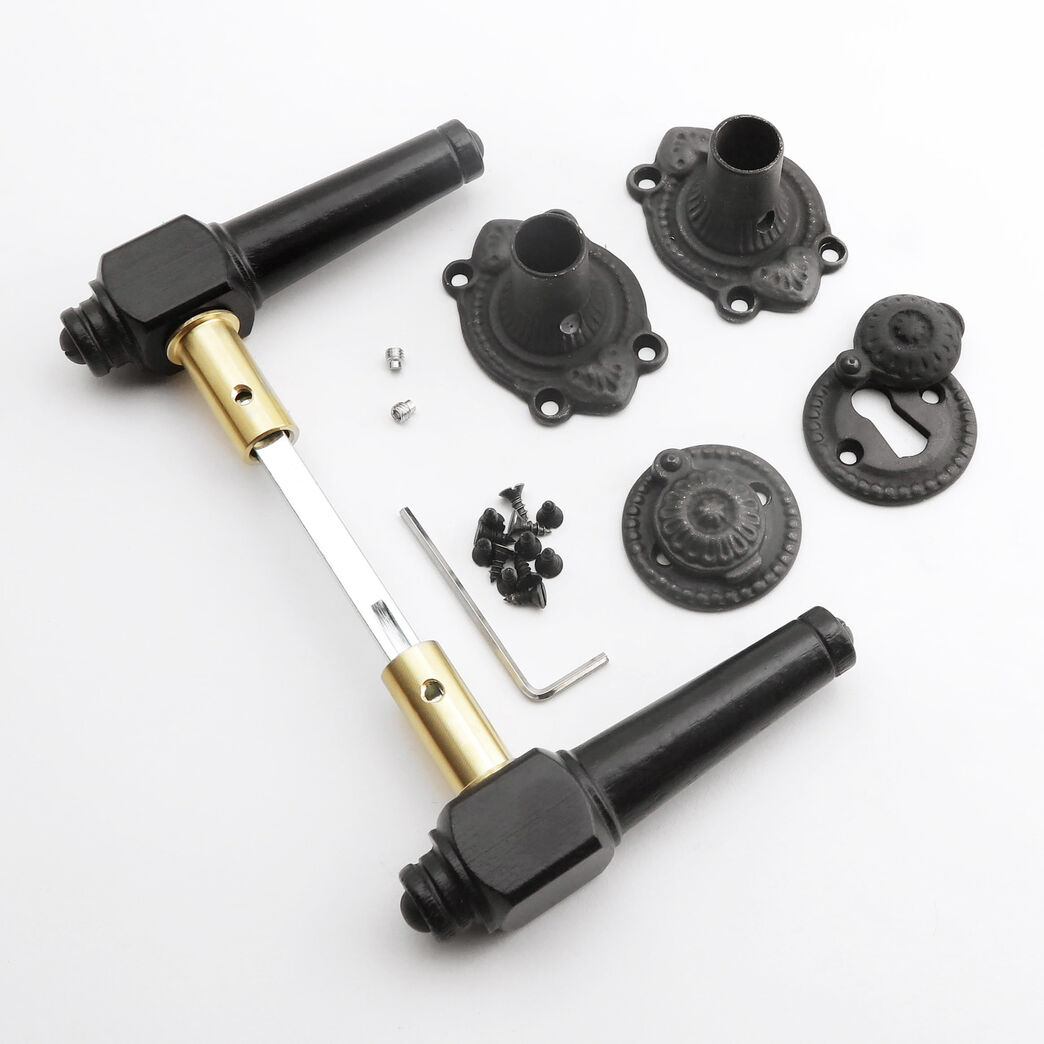 Trægreb til gammel dør - spidsgreb i sortlakeret bøg